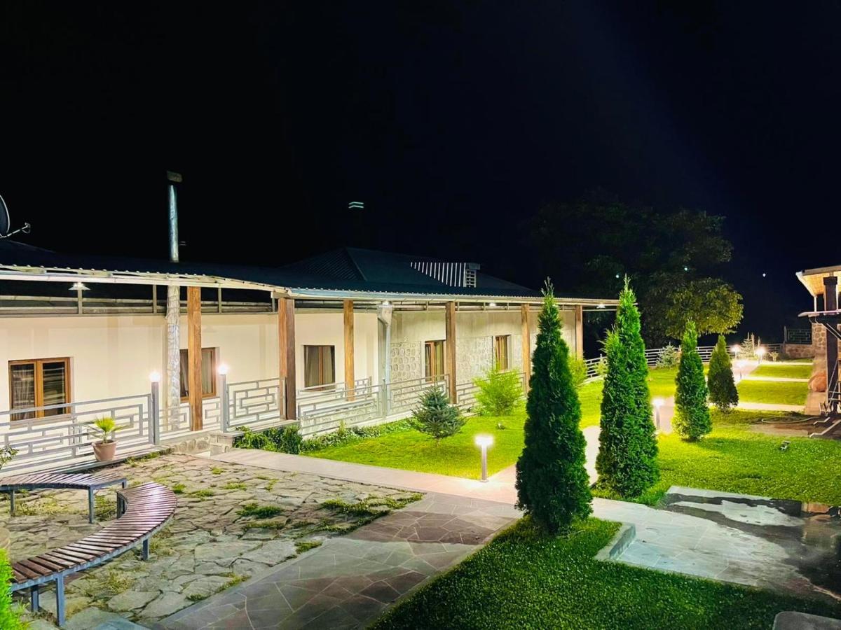 Lara Hotel Goris Exterior photo