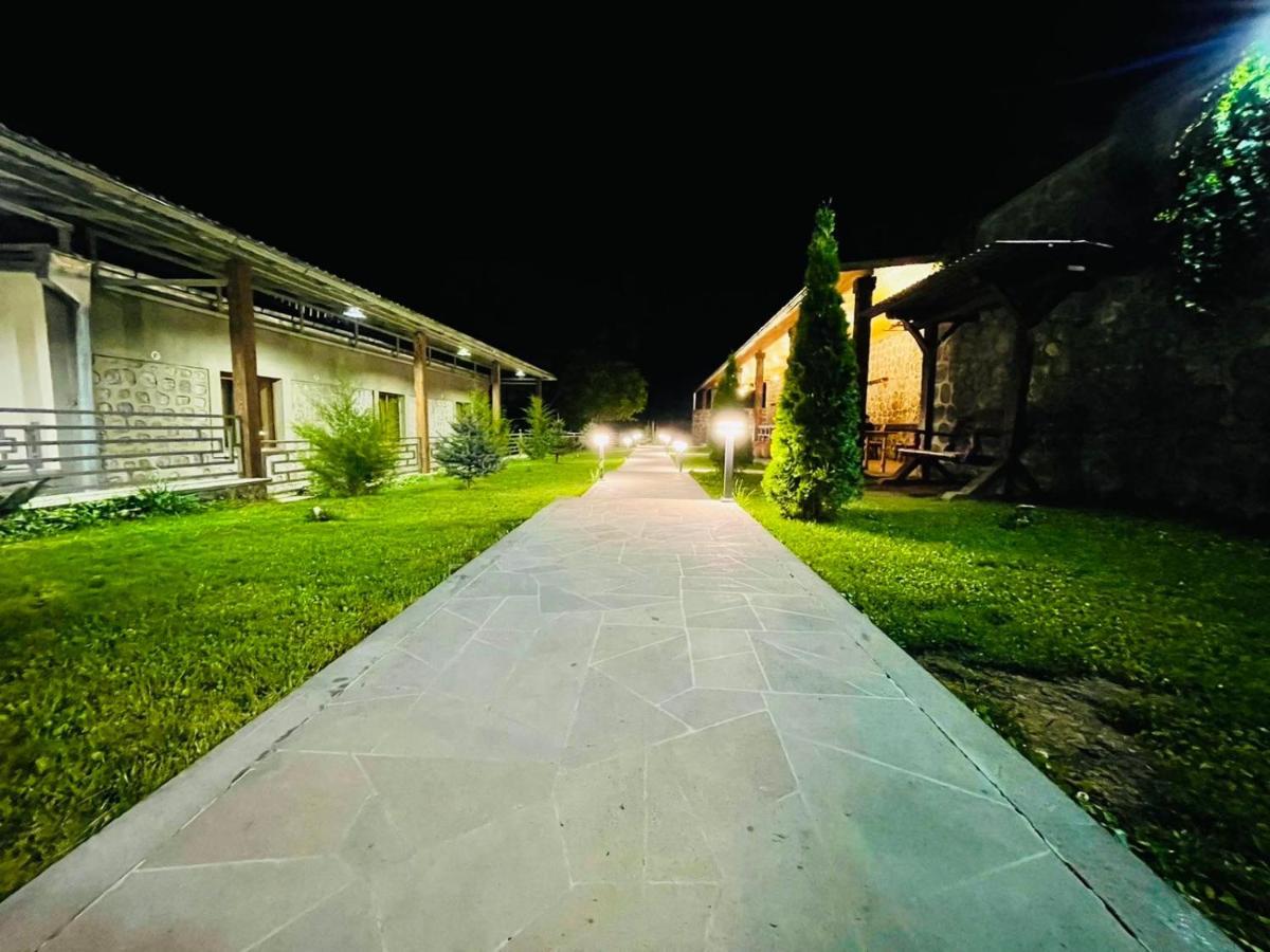 Lara Hotel Goris Exterior photo