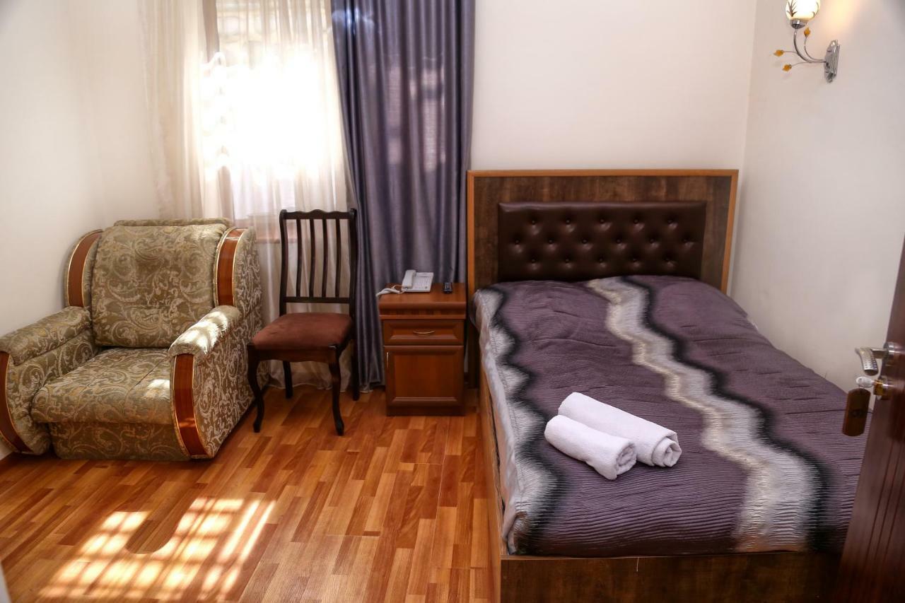 Lara Hotel Goris Exterior photo