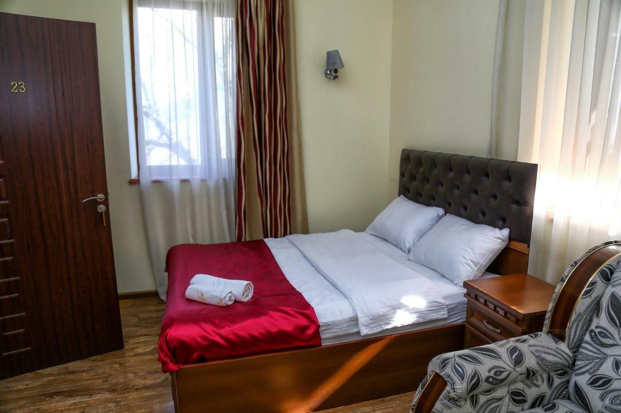 Lara Hotel Goris Exterior photo