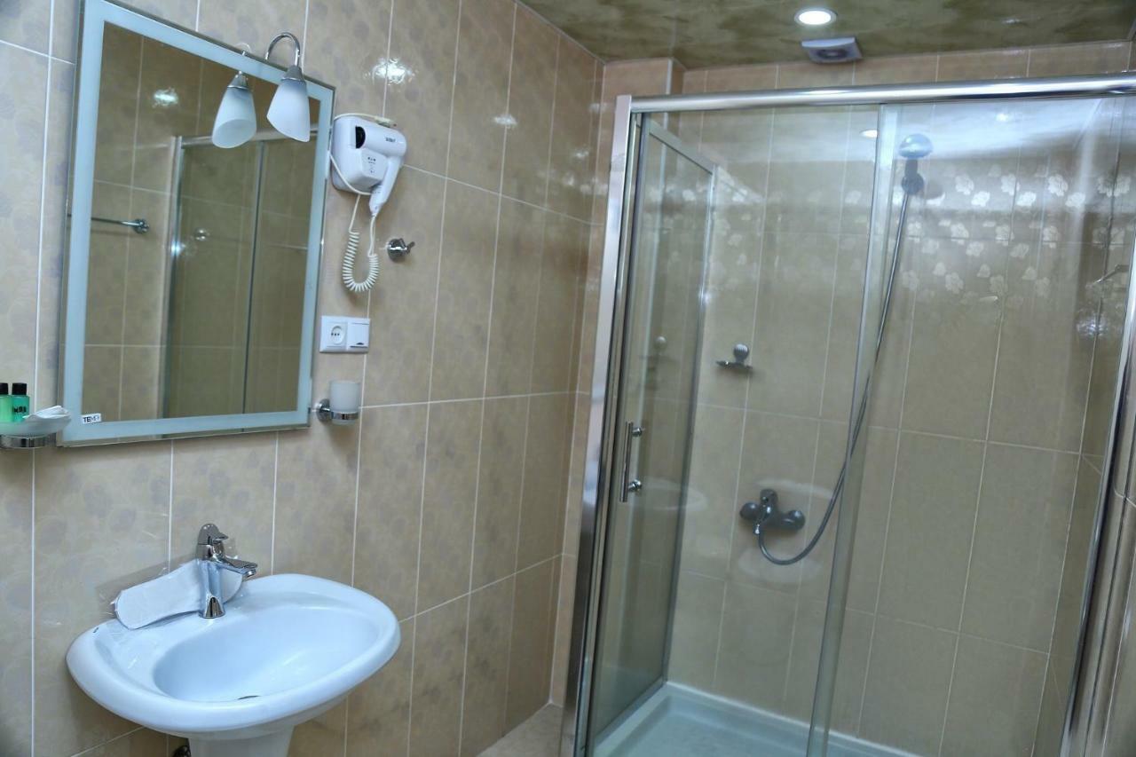 Lara Hotel Goris Exterior photo
