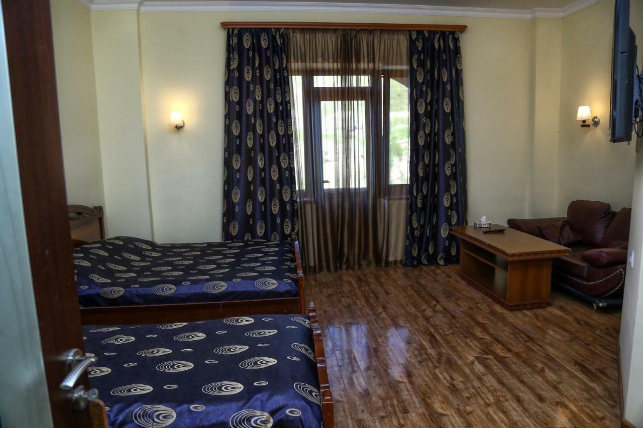Lara Hotel Goris Exterior photo