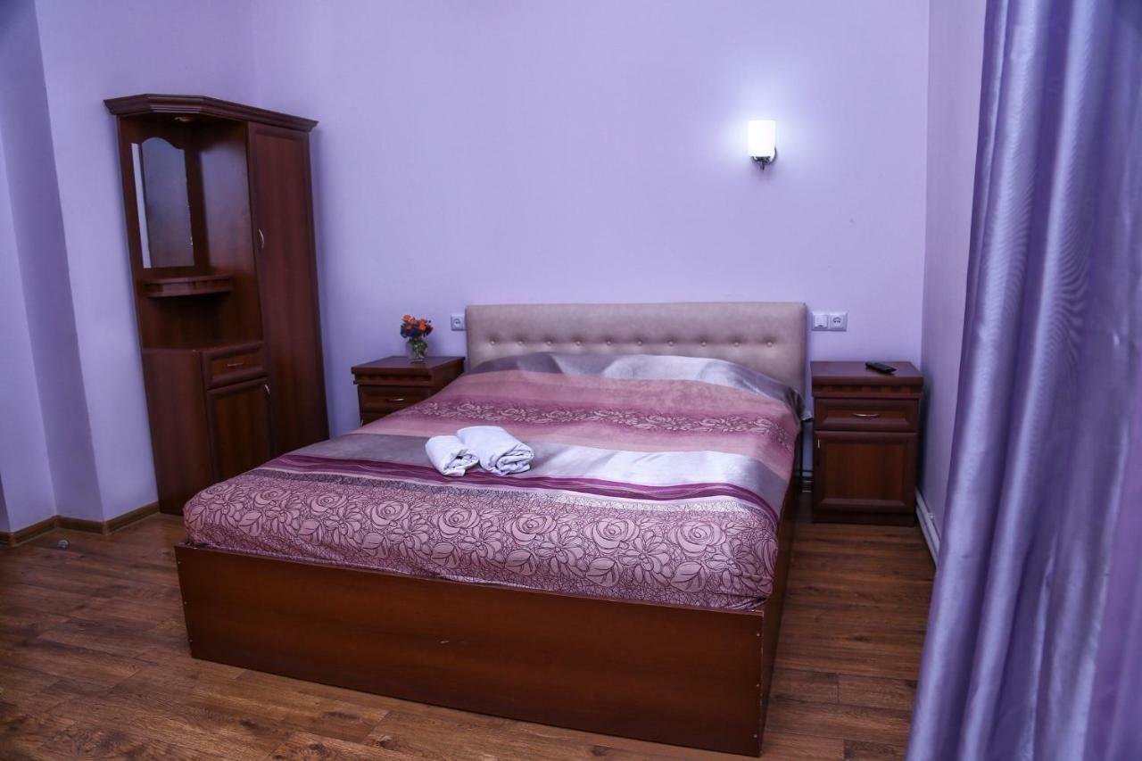 Lara Hotel Goris Exterior photo